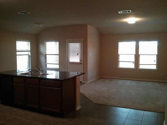 4th image of 3304 Dumas Dr
