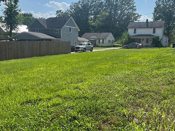 3rd image of 130 S Cedar Ave