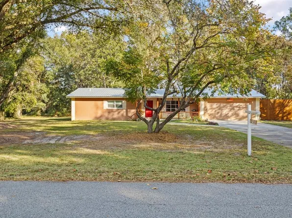8028 Redbud Ln, Brooksville, FL 34601