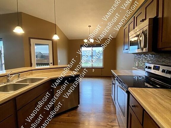 4th image of 4409 S Wassom Ave