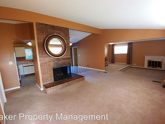 3rd image of 1341 N Hawthorne St