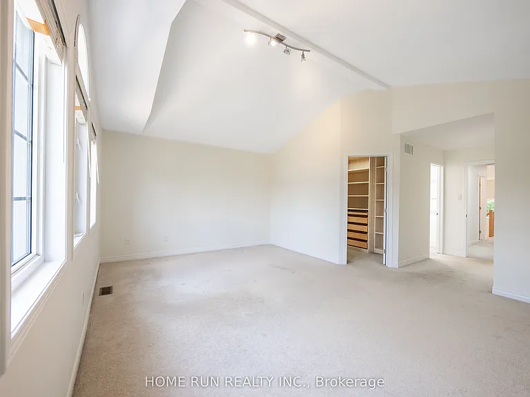 281 Goldridge Dr — Photo 28