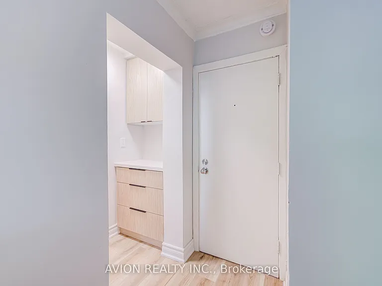 882 Broadview Ave #2 — Photo 5