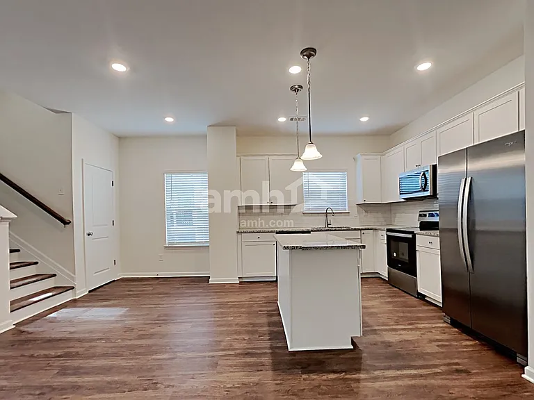 142 Cheatham Hill Ln — Photo 3