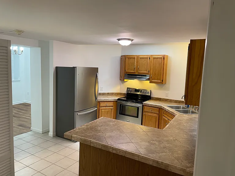669 Ferry St — Photo 15