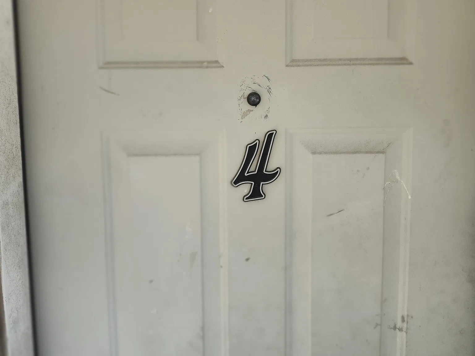 2 bed, 1.0 bath, 850 sqft — Photo 2