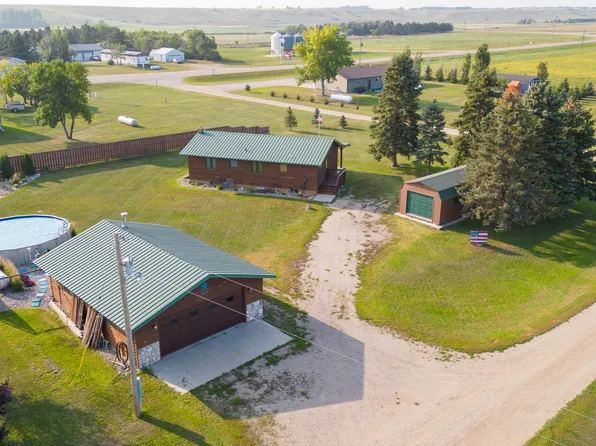 216 4th St N, Ypsilanti, ND 58497