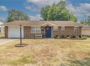 1905 Cambridge St, Springdale, AR 72762