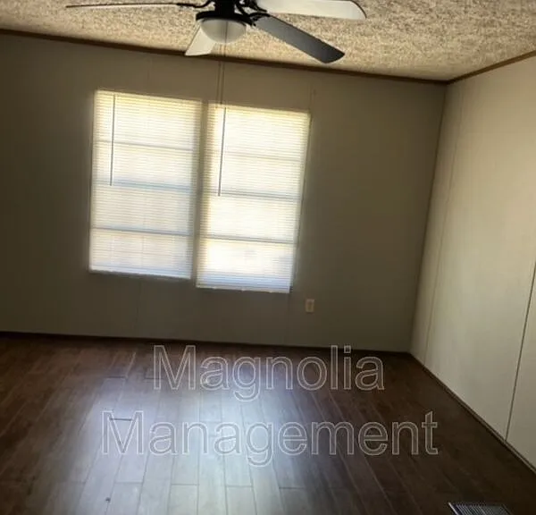 137 Cardinal Ln — Photo 10