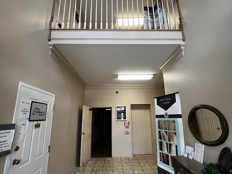 299 S Walnut Bend Rd #202 — Photo 3