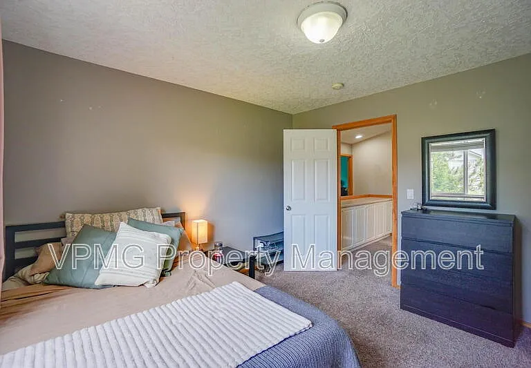17301 SE 24th St — Photo 25