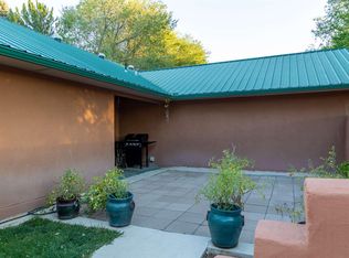 407 County Road 84, Santa Fe, NM 87506