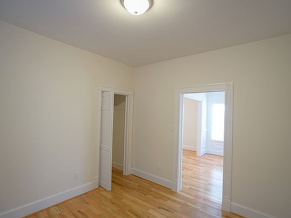 5th image of 2512 Van Buren St
