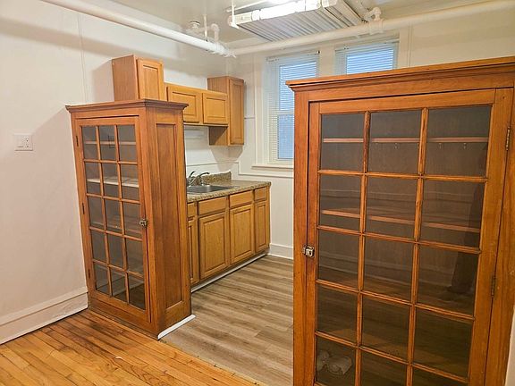 5th image of 6028 N Francisco Ave