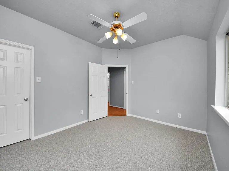 9711 Andrews Ln — Photo 32