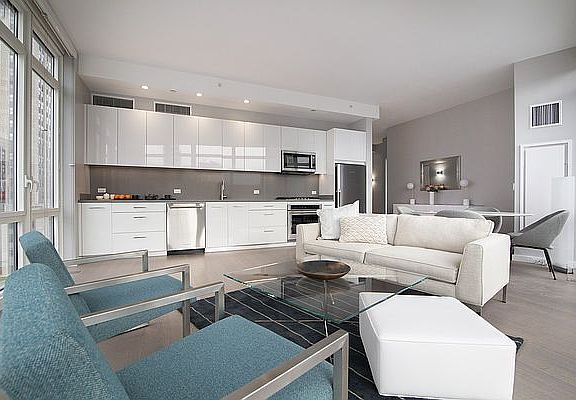 3rd image of 42 W 33rd St #32H