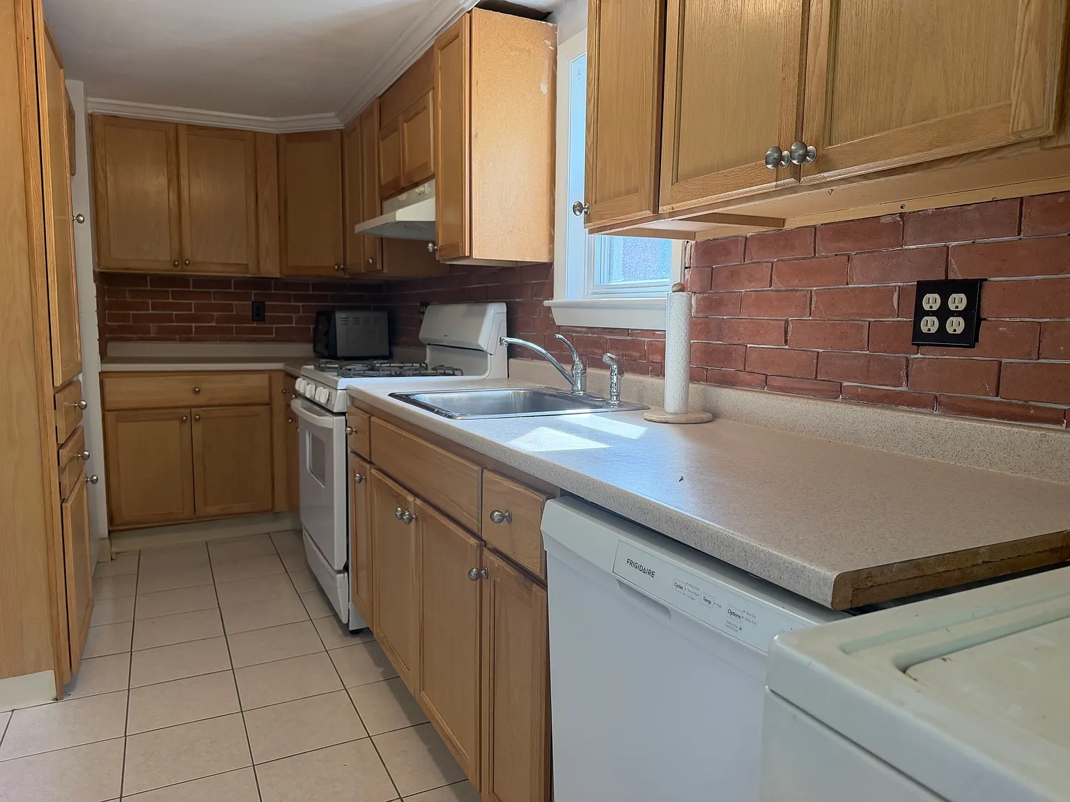 209 Charles St — Photo 3