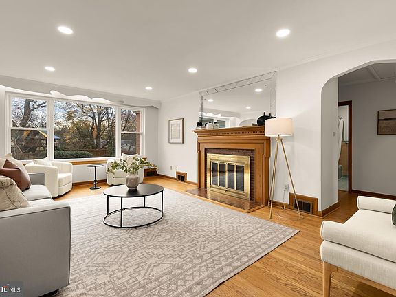 2nd image of 1102 Dale Dr