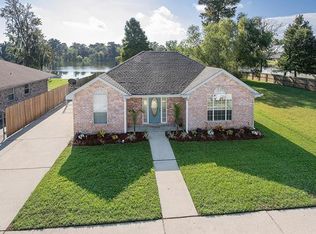 3305 Lakewood Dr, Violet, LA 70092