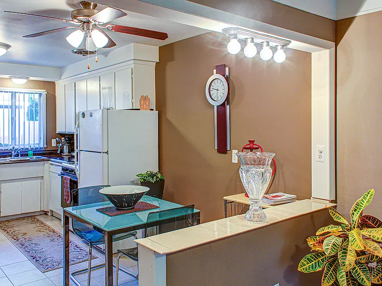 Campbell Row Apartments — Photo 29