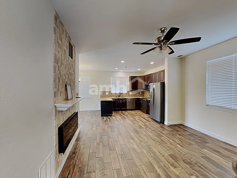 10031 Dillon Cir — Photo 5