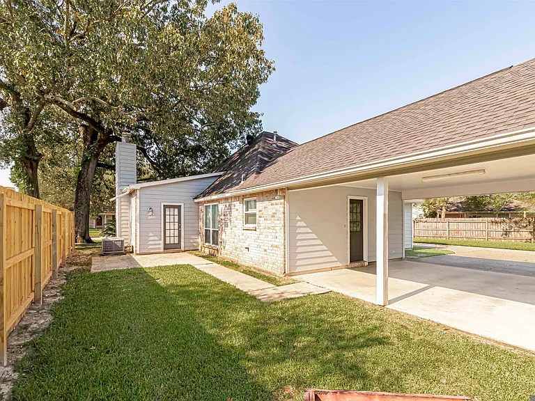 13333 Parwood Ave — Photo 17