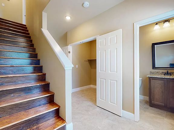 3rd image of 3801-3981 Wildwood Ln #3870-B