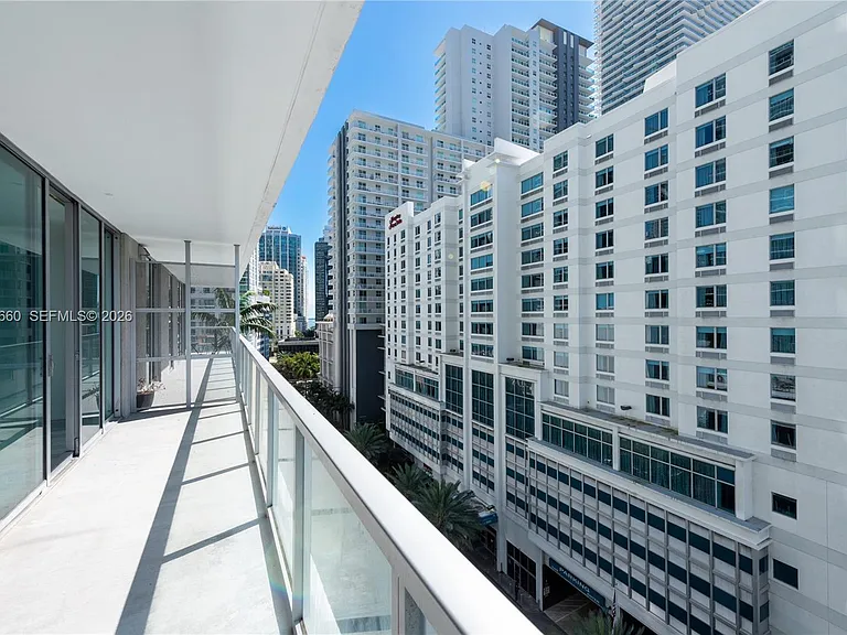 79 SW 12th St #1105 — Photo 3
