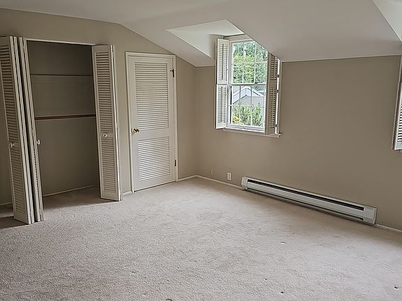 4th image of 1420 Bellevue Way SE APT 1