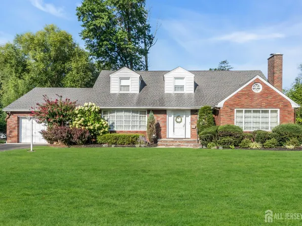 16 Stafford Rd, Colonia, NJ 07067