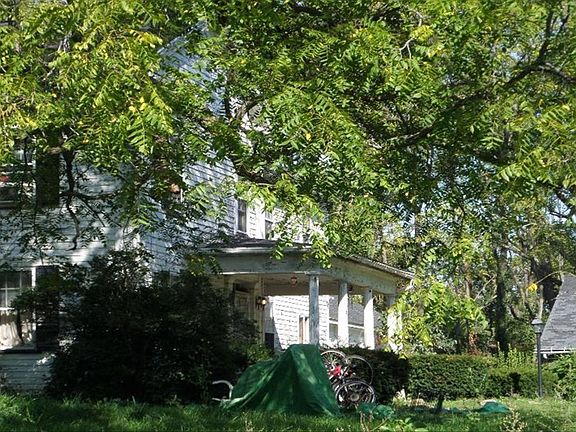 3rd image of 656 Scottsville Mumford Rd