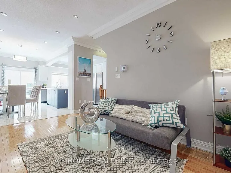 10 Portsmouth Rd #UPPER — Photo 4