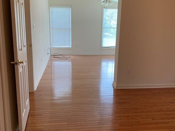 4th image of 1513 Lakeview Trl