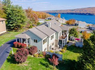 5583 Lochcrest Cir, Canandaigua, NY 14424