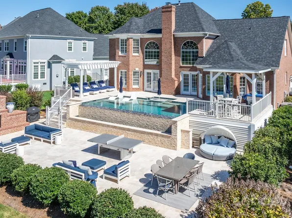 15705 Northstone Dr, Huntersville, NC 28078