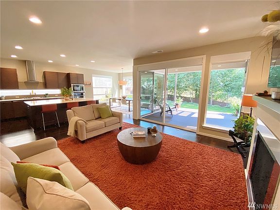 3rd image of 2726 57th St SE