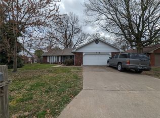 905 N Flamingo Rd, Rogers, AR 72756