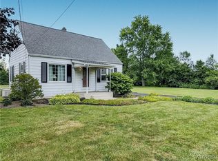 1030 Saunders Sett Rd, Lewiston, NY 14092