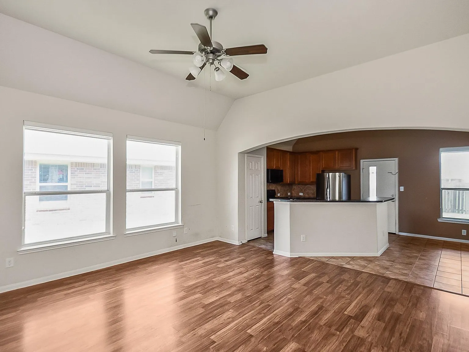 3 bed, 2.0 bath, 1432 sqft, $2,200 — Photo 4