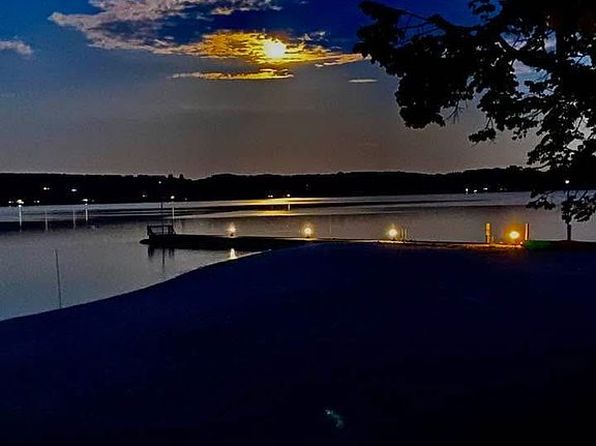 736 N Apple Tree Dr #9, Suttons Bay, MI 49682