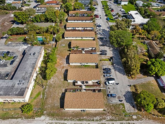 4th image of 3441 Hi St