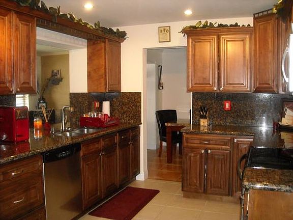 3rd image of 6703 NW 58th Ct