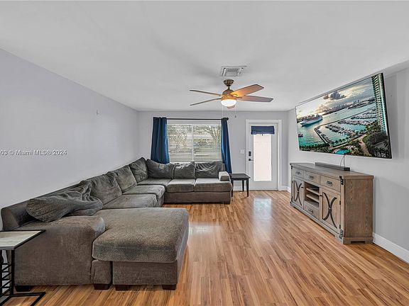 5th image of 9417 SW 52nd St