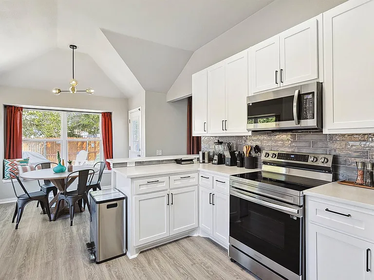 915 Santa Fe Dr — Photo 15