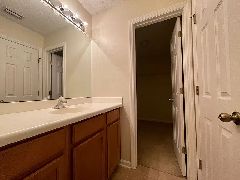 3125 E Banister Rd — Photo 22