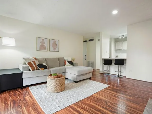 706 Cumberland Ct SE, Smyrna, GA 30080