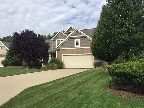 3rd image of 2669 Bridge Place Dr NE
