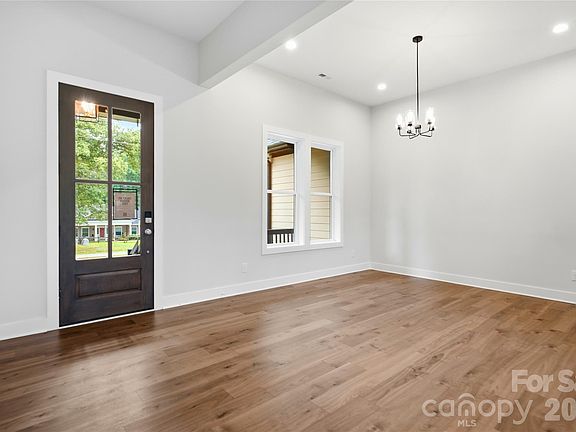 5th image of 363 New Salem Rd