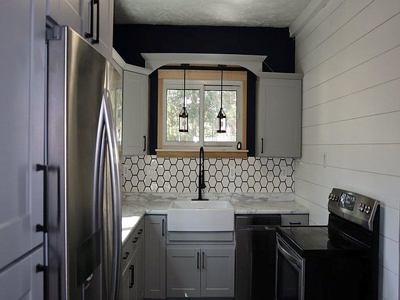 2nd image of 224 N Pine St