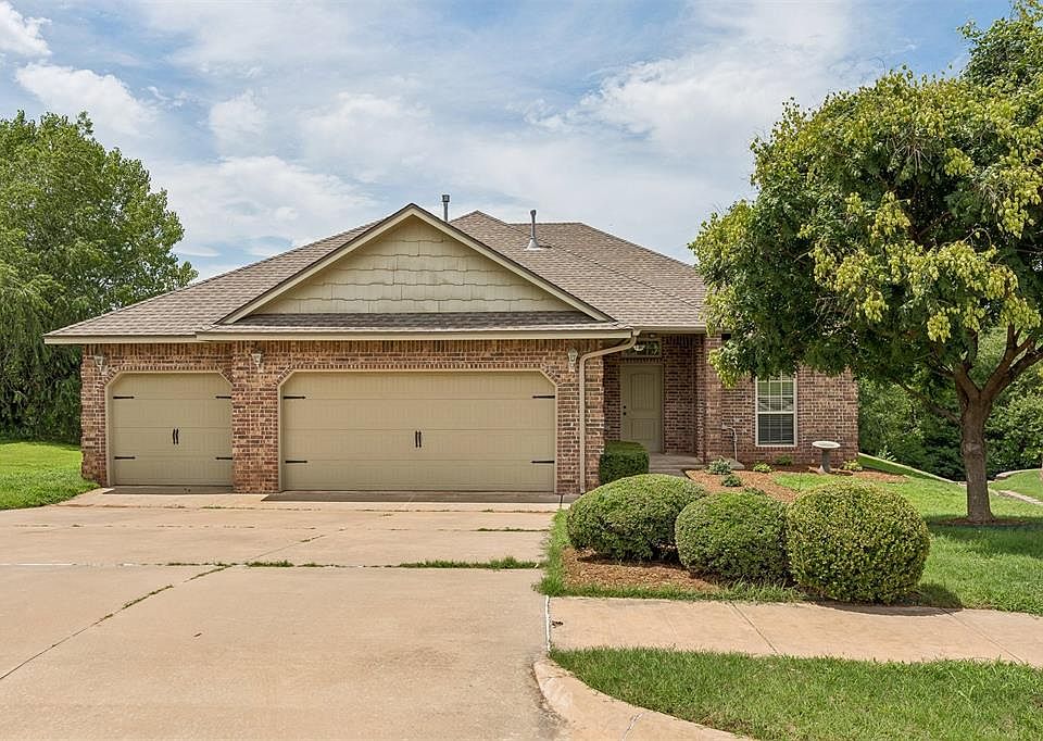 1st image of 2613 Green Canyon Dr